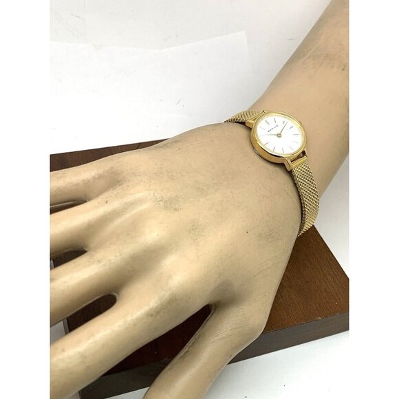 Bering Womens Watch 11022-334 Quartz White Dial Gold Stainless Steel Petite 22mm - Picture 5 of 14